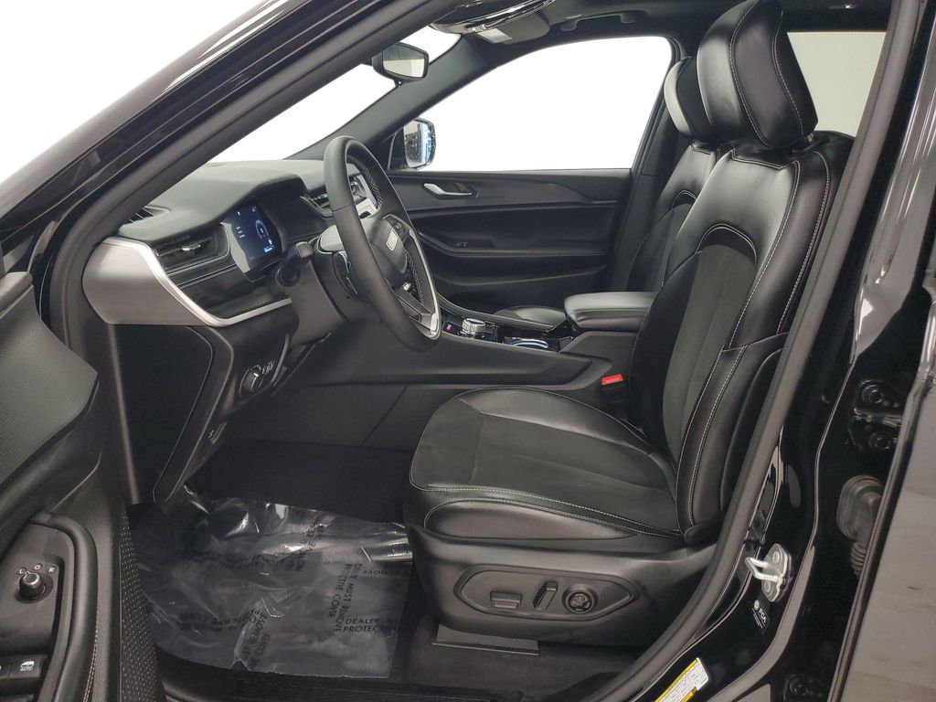 2023 Jeep Grand Cherokee L Altitude - Photo 11