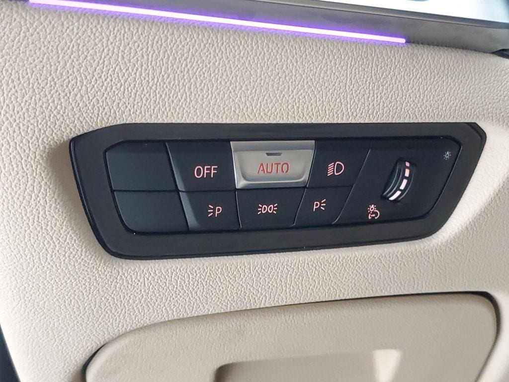 2021 BMW 3 Series 330i - Photo 12