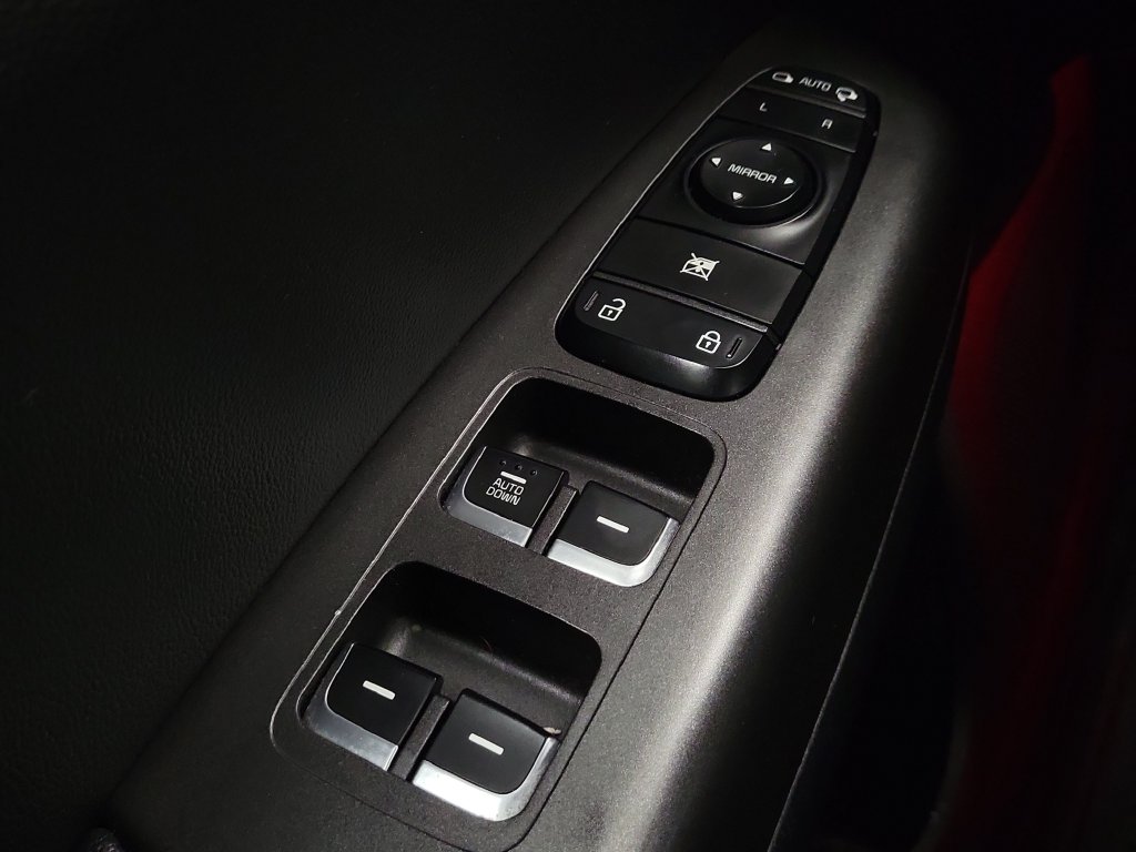 2021 Kia Sportage S - Photo 16