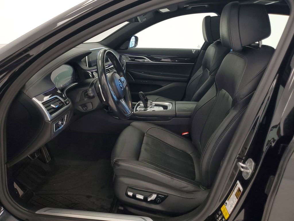 2022 BMW 7 Series 740i - Photo 13