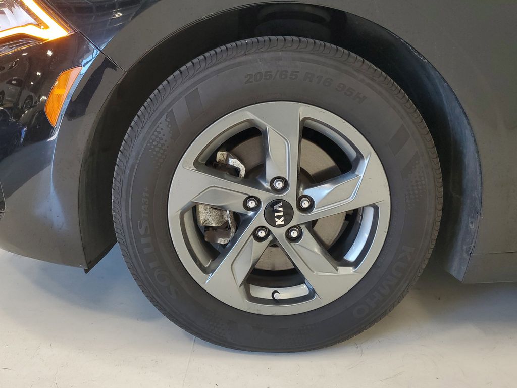 2021 Kia K5 LXS - Photo 6