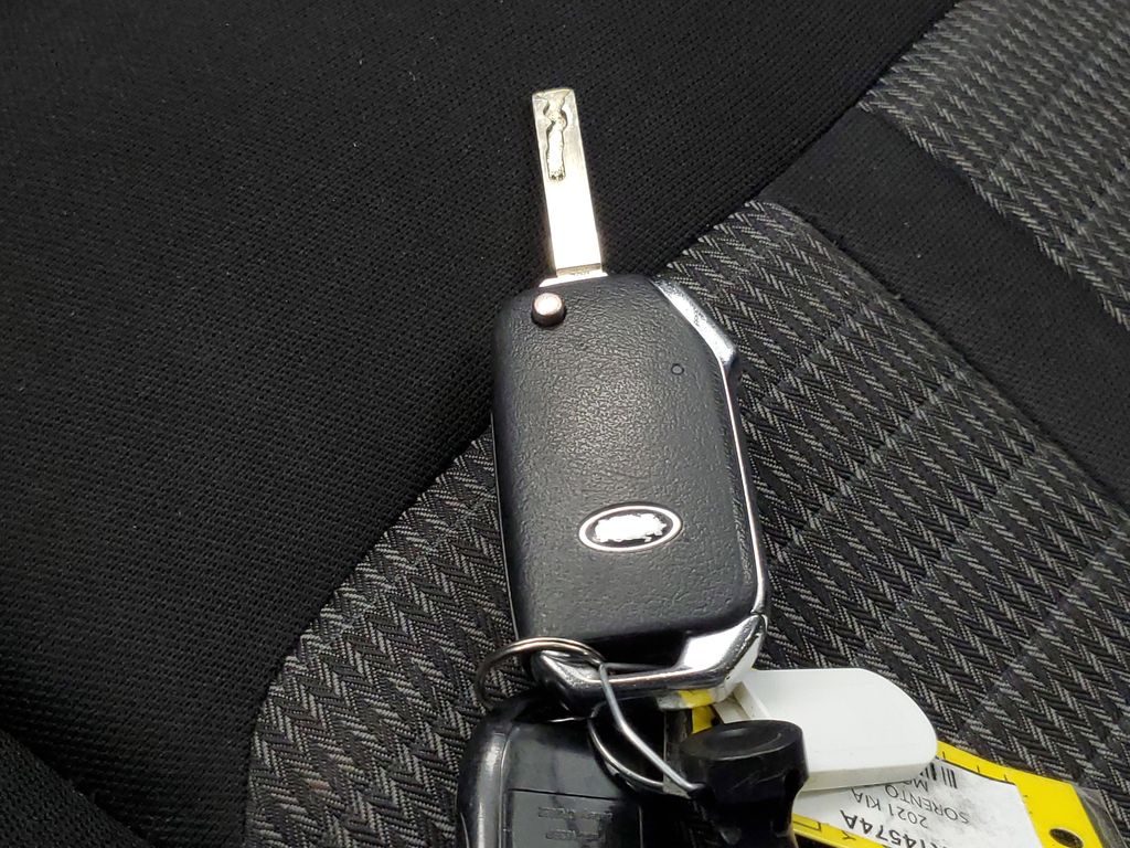 2021 Kia Sorento LX - Photo 26