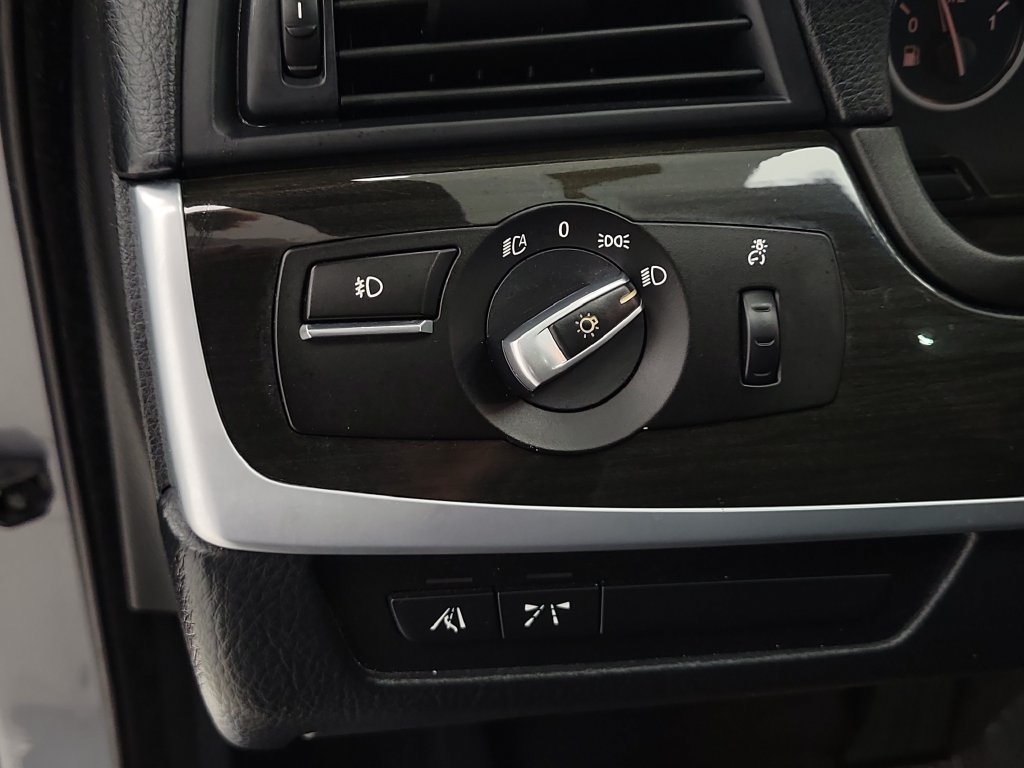 2012 BMW 5 Series 535i - Photo 12