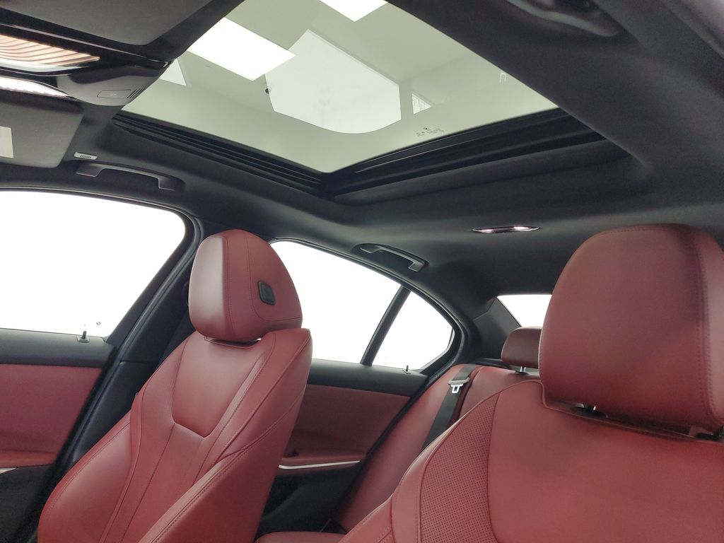 2022 BMW 3 Series 330i - Photo 24