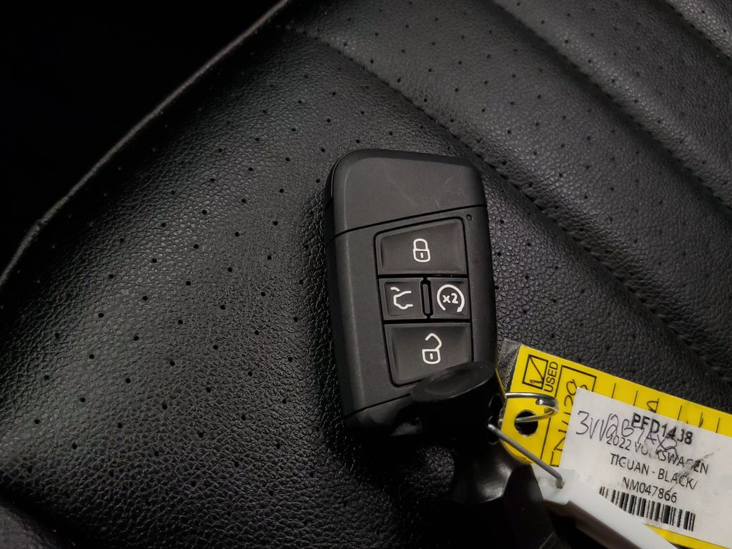 2022 Volkswagen Tiguan SE - Photo 26