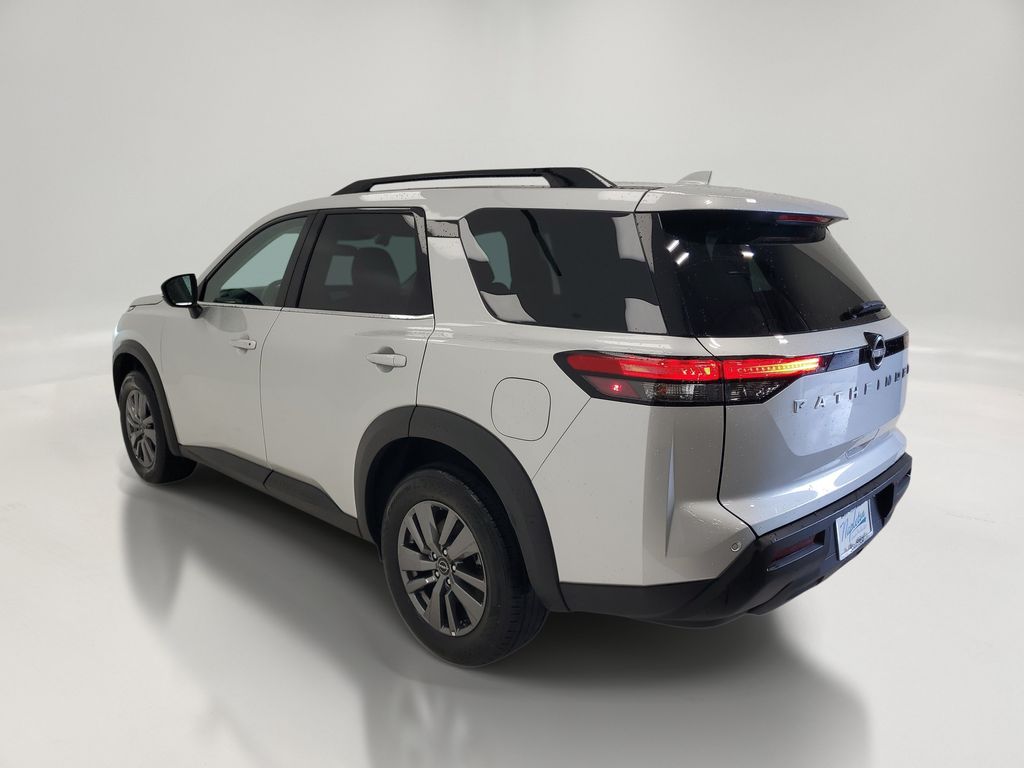 2025 Nissan Pathfinder SV - Photo 6
