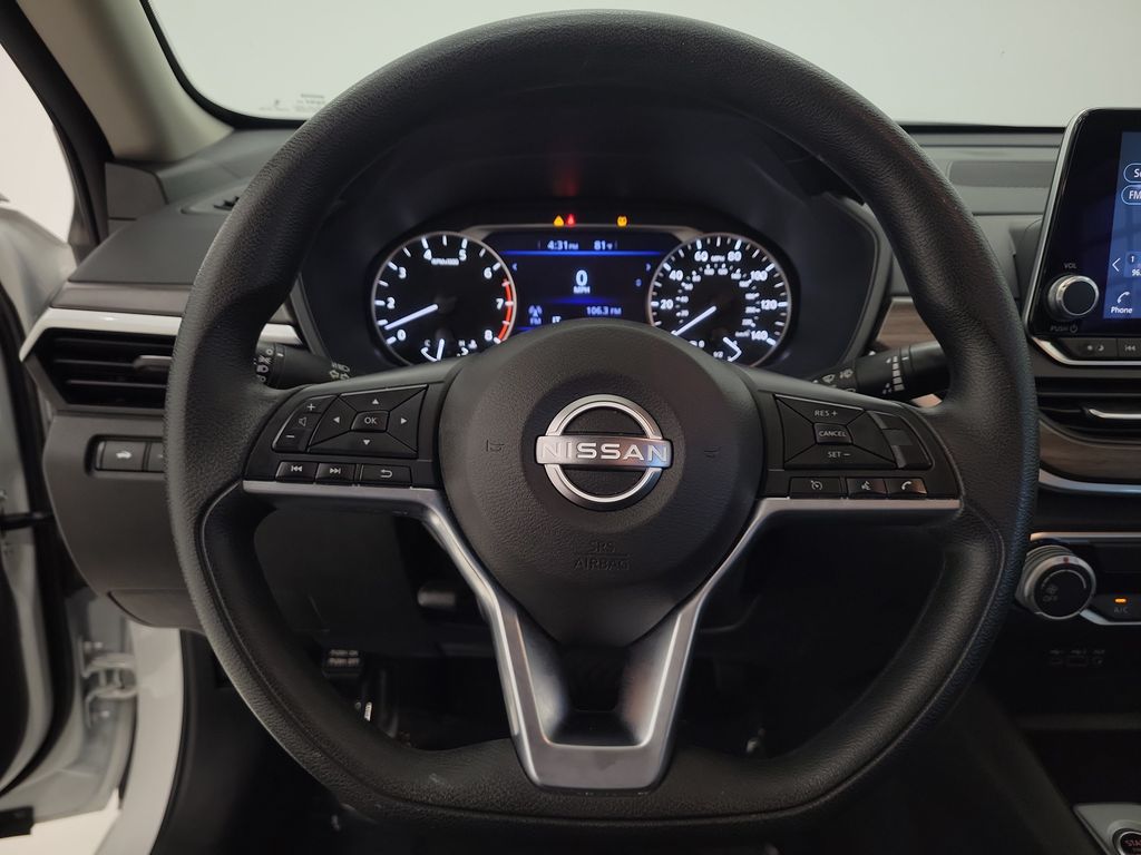 2025 Nissan Altima SV - Photo 13