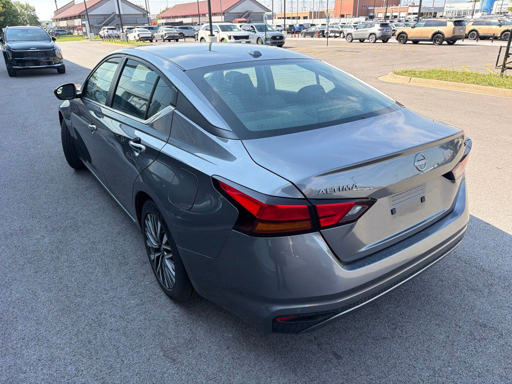2024 Nissan Altima SV - Photo 4