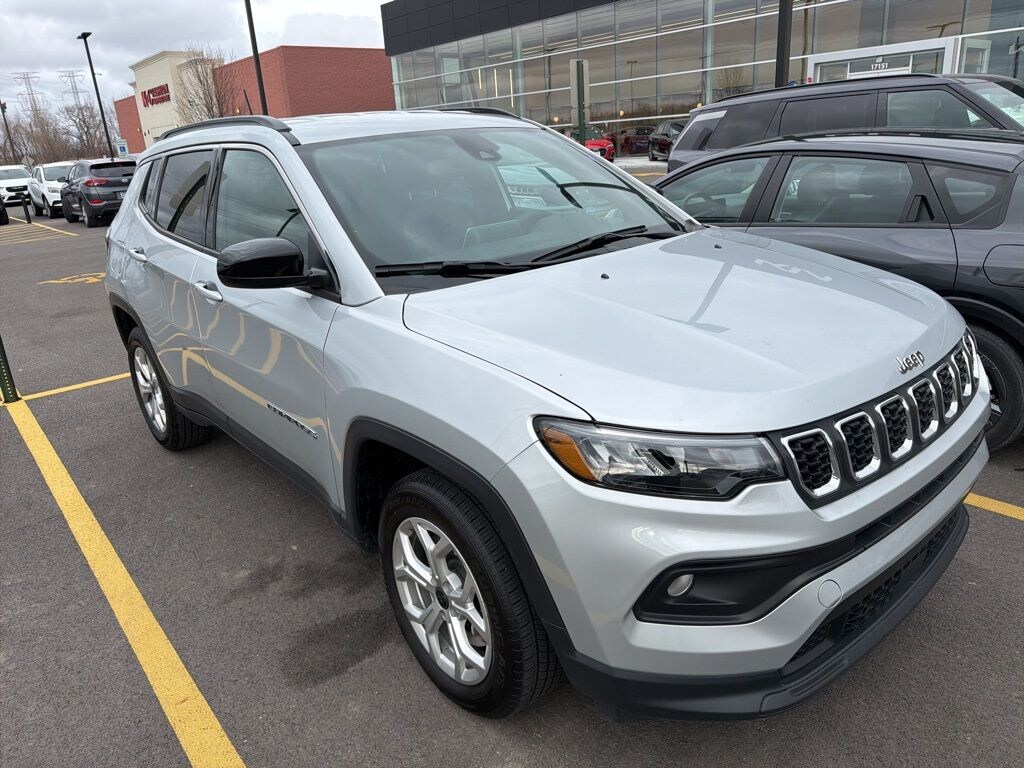 Used 2025 Jeep Compass Latitude SUV