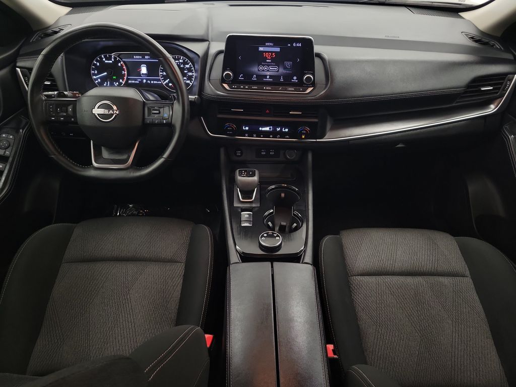 2025 Nissan Rogue SV - Photo 13