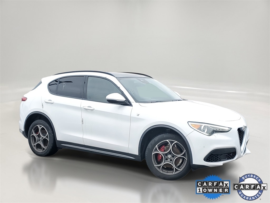 2022 Alfa Romeo Stelvio Ti's photo