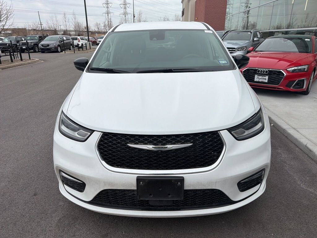 Used 2024 Chrysler Pacifica Touring L Van Passenger Van