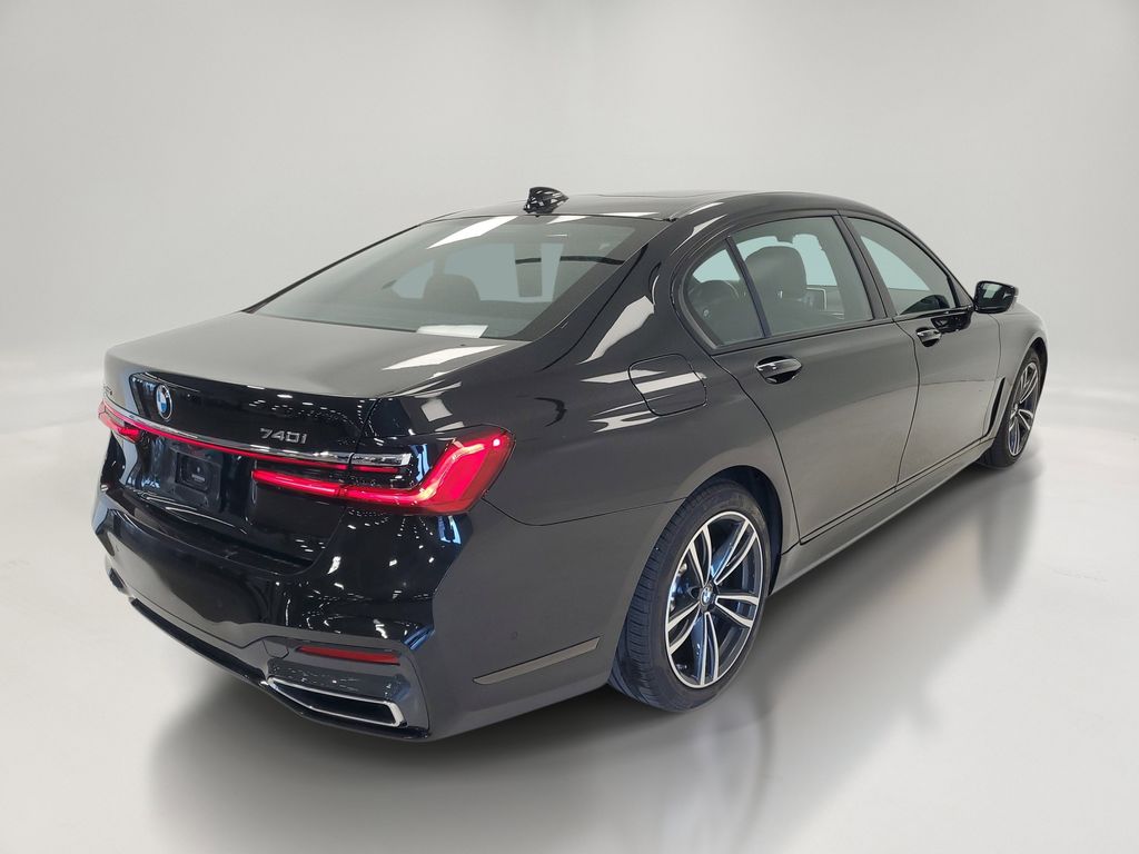 2022 BMW 7 Series 740i - Photo 6