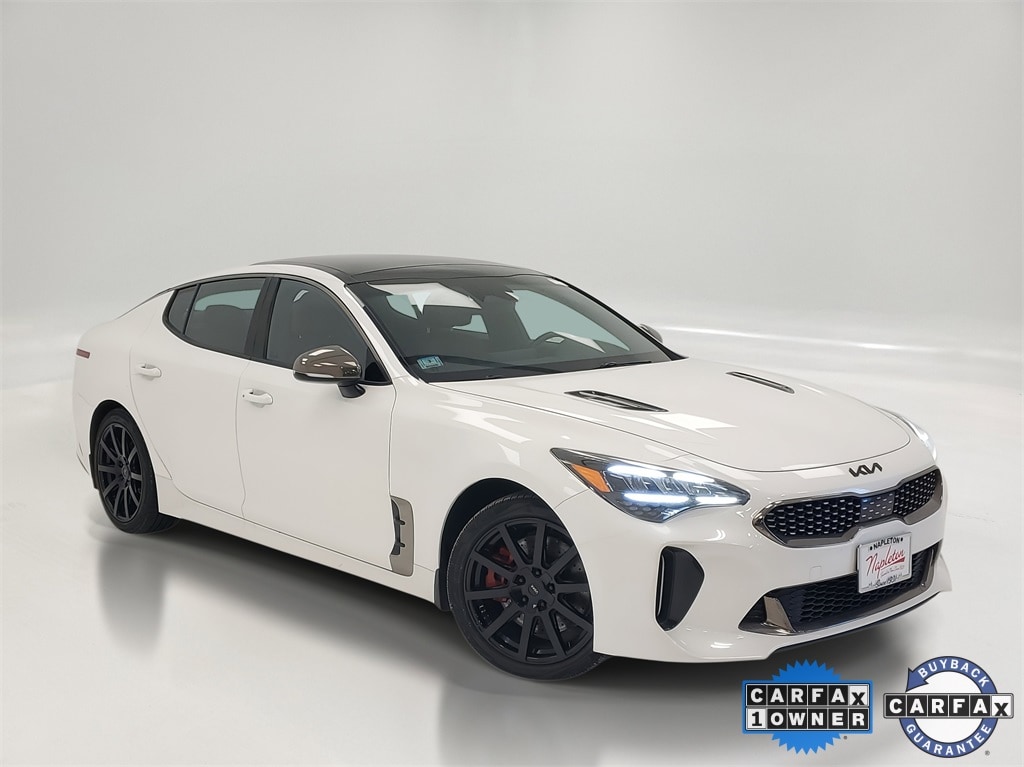 2022 Kia Stinger GT-Line's photo