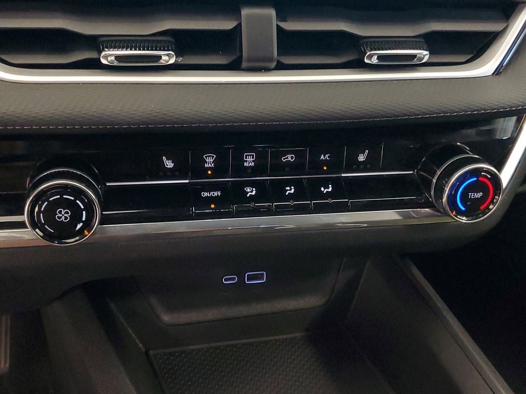 2025 Chevrolet Equinox LT - Photo 23