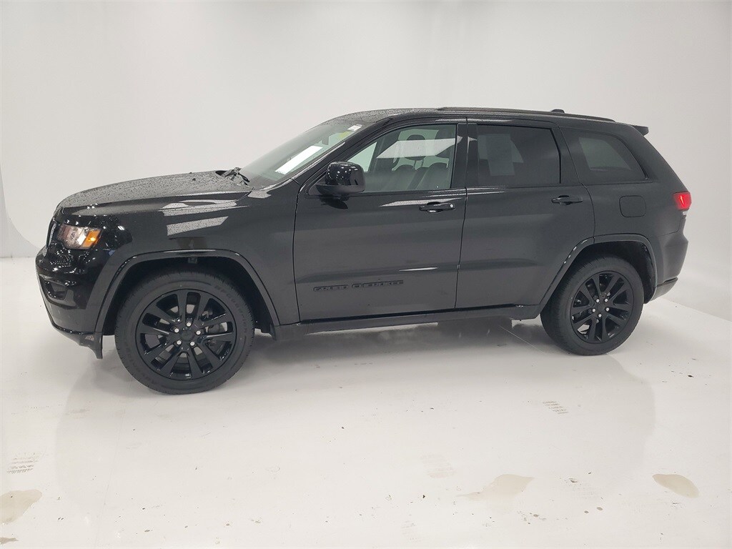 Used 2019 Jeep Grand Cherokee Laredo SUV