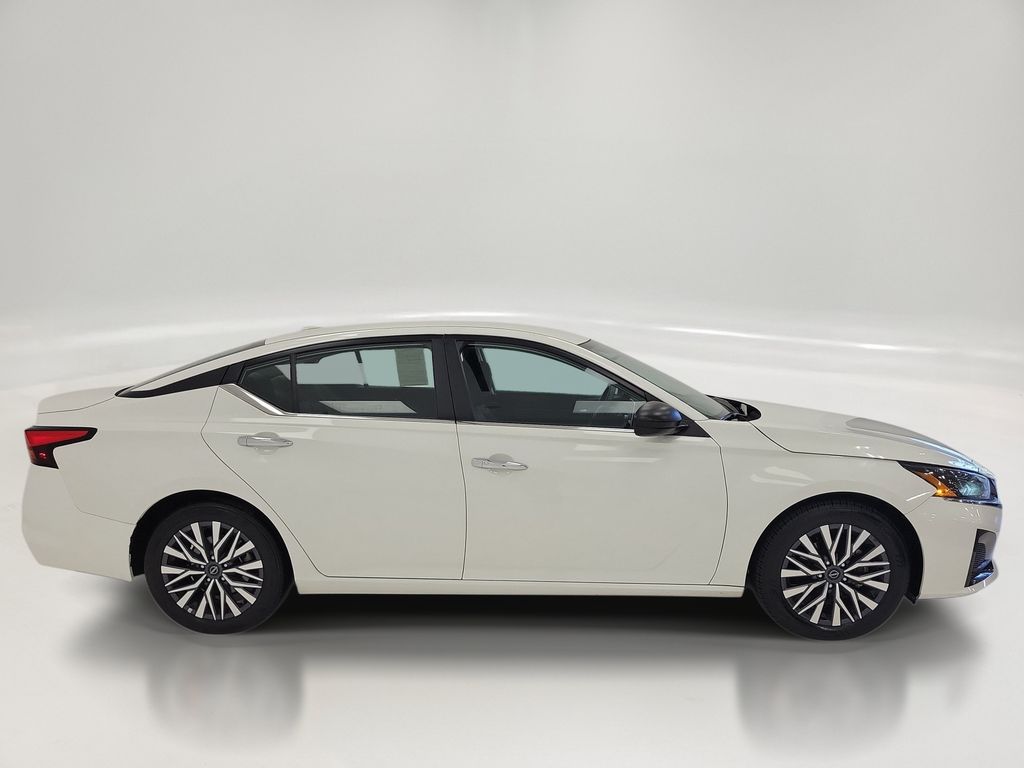 Used 2025 Nissan Altima 2.5 SV Sedan