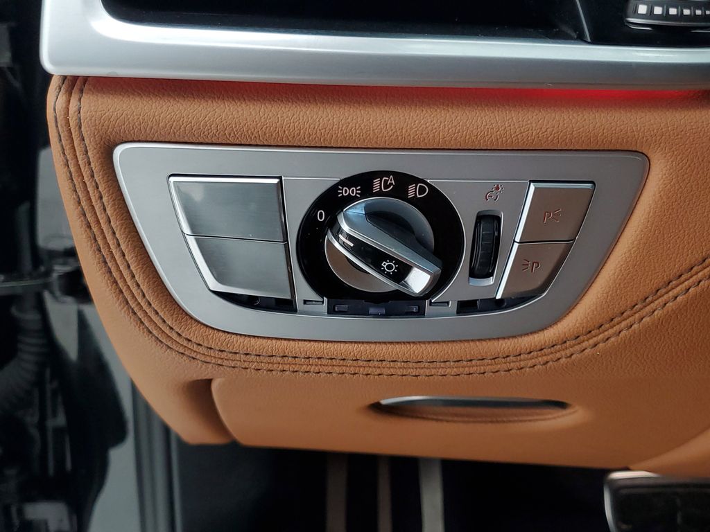 2021 BMW 7 Series 750i - Photo 15