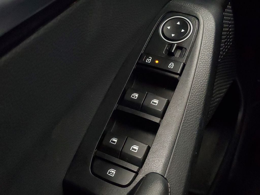 2025 Kia Seltos S - Photo 17