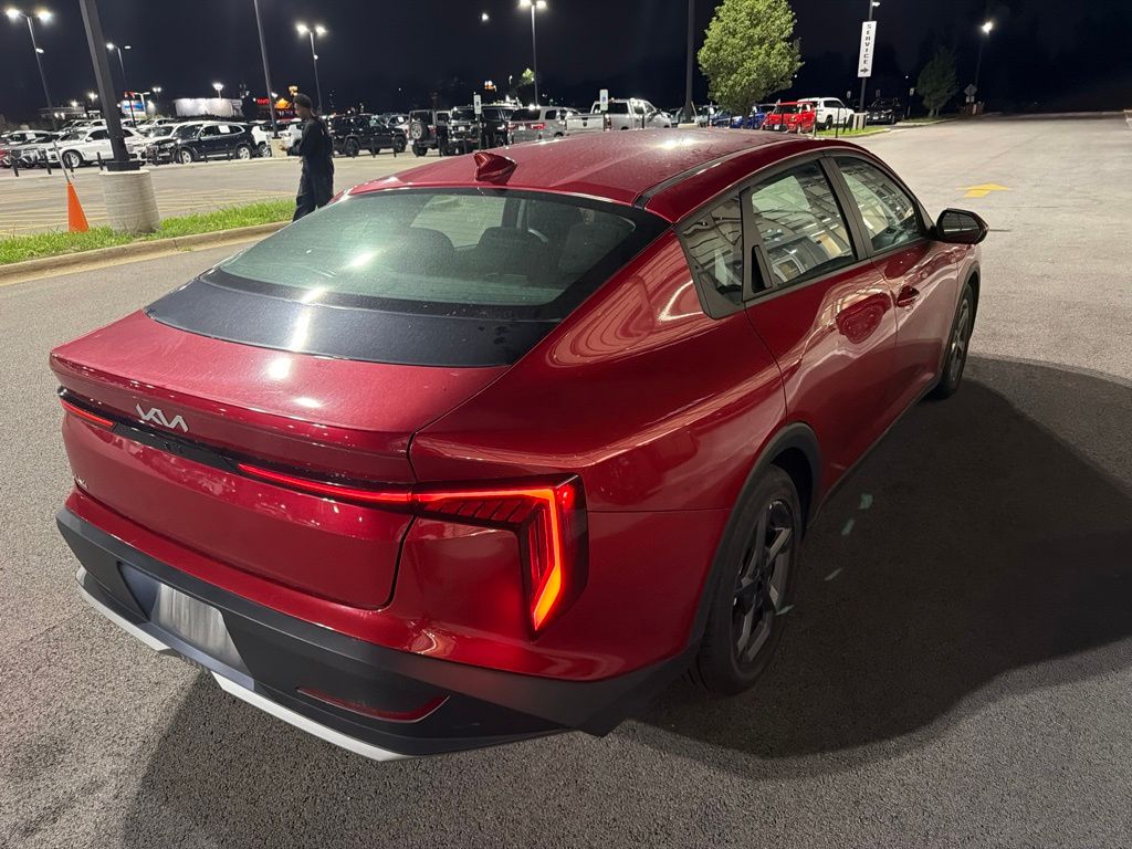 2025 Kia K4 LXS - Photo 6
