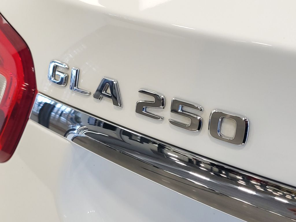 2019 Mercedes-Benz GLA-Class GLA250 - Photo 6