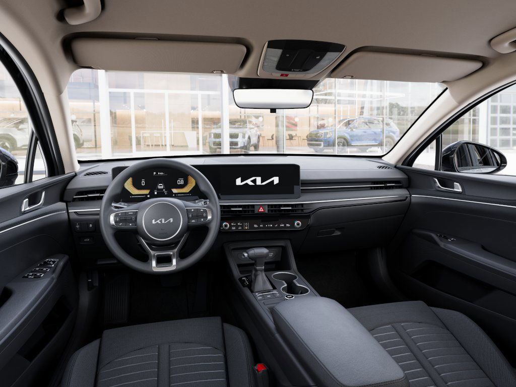 2026 Kia K5 LXS - Photo 15