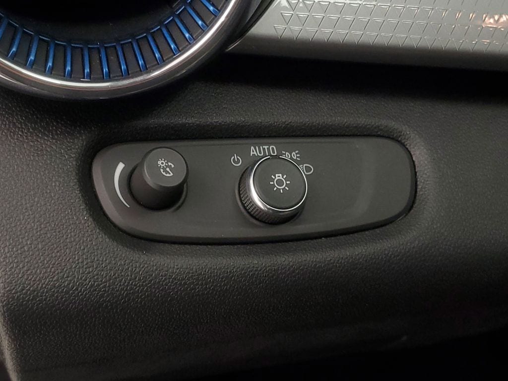 2025 Chevrolet Trax LT - Photo 14
