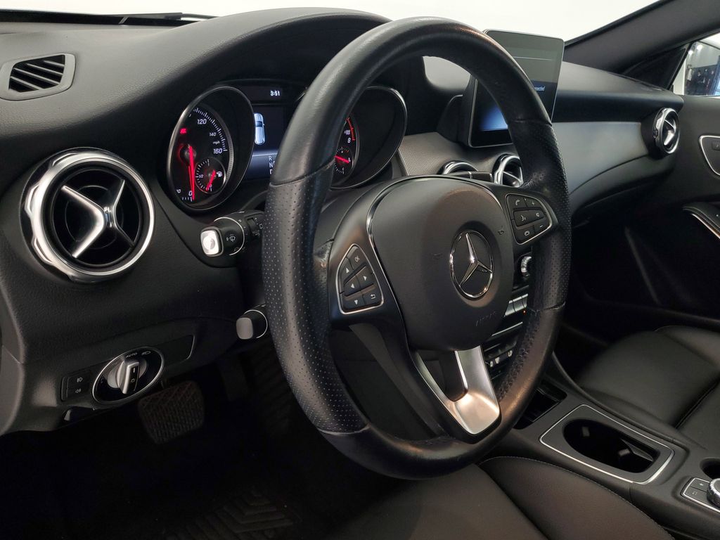 2019 Mercedes-Benz GLA-Class GLA250 - Photo 8