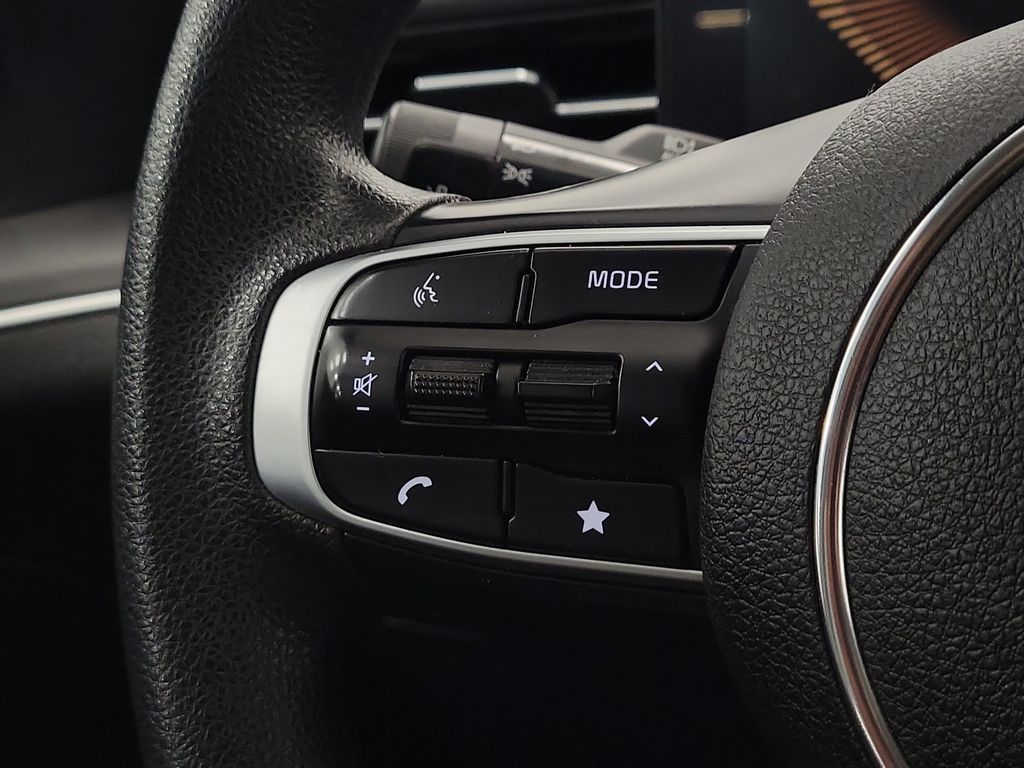 2025 Kia K5 LXS - Photo 15