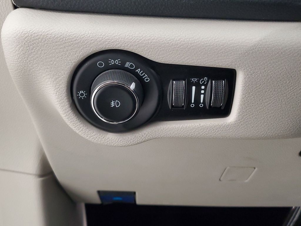 2023 Chrysler Pacifica Limited - Photo 13