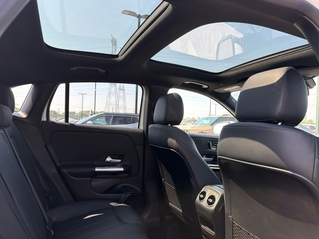2023 Mercedes-Benz GLA Base - Photo 8