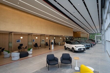 Kia Lansing, IL Showroom