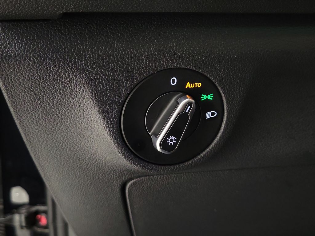 2024 Volkswagen Jetta SE - Photo 12