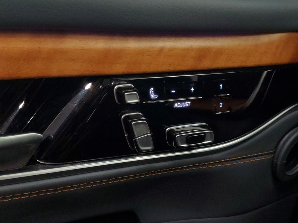 2023 Jeep Grand Wagoneer Series II - Photo 17