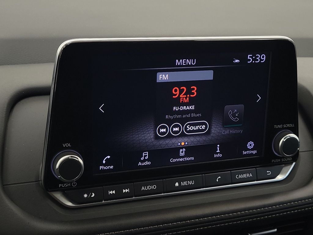 2025 Nissan Rogue SV - Photo 17