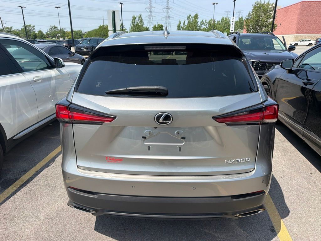 2020 Lexus NX 300 - Photo 5