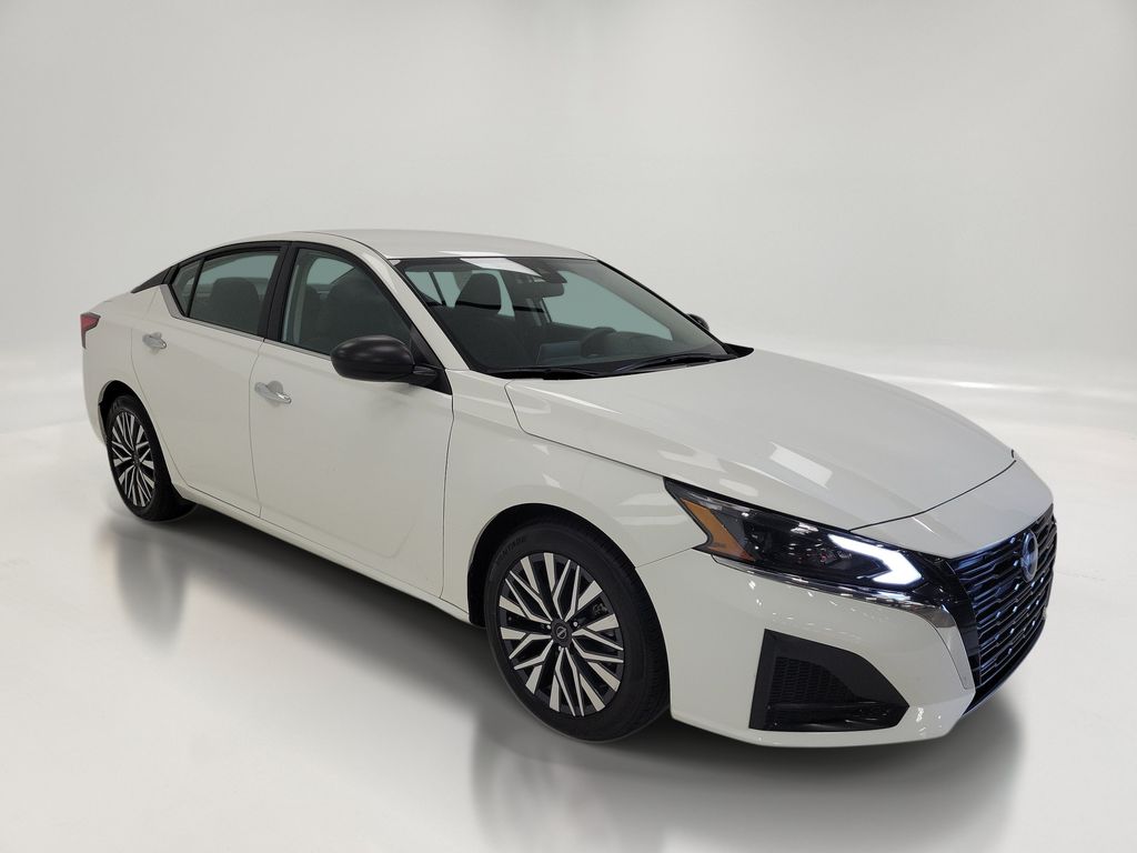 Used 2025 Nissan Altima 2.5 SV Sedan