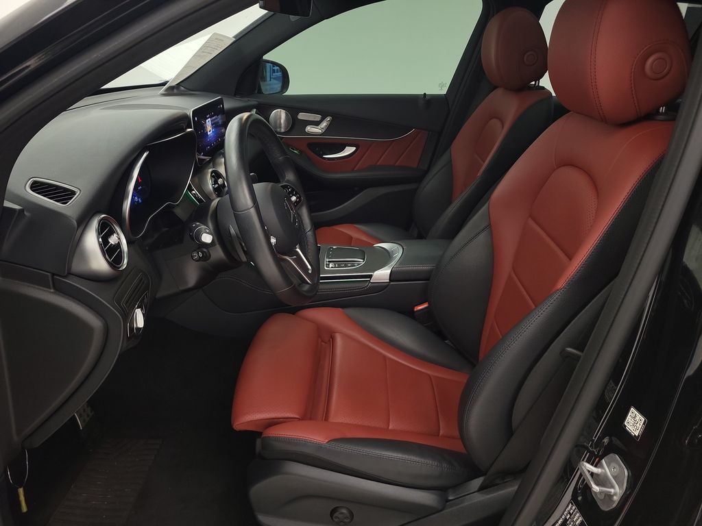 2021 Mercedes-Benz GLC GLC300 - Photo 9