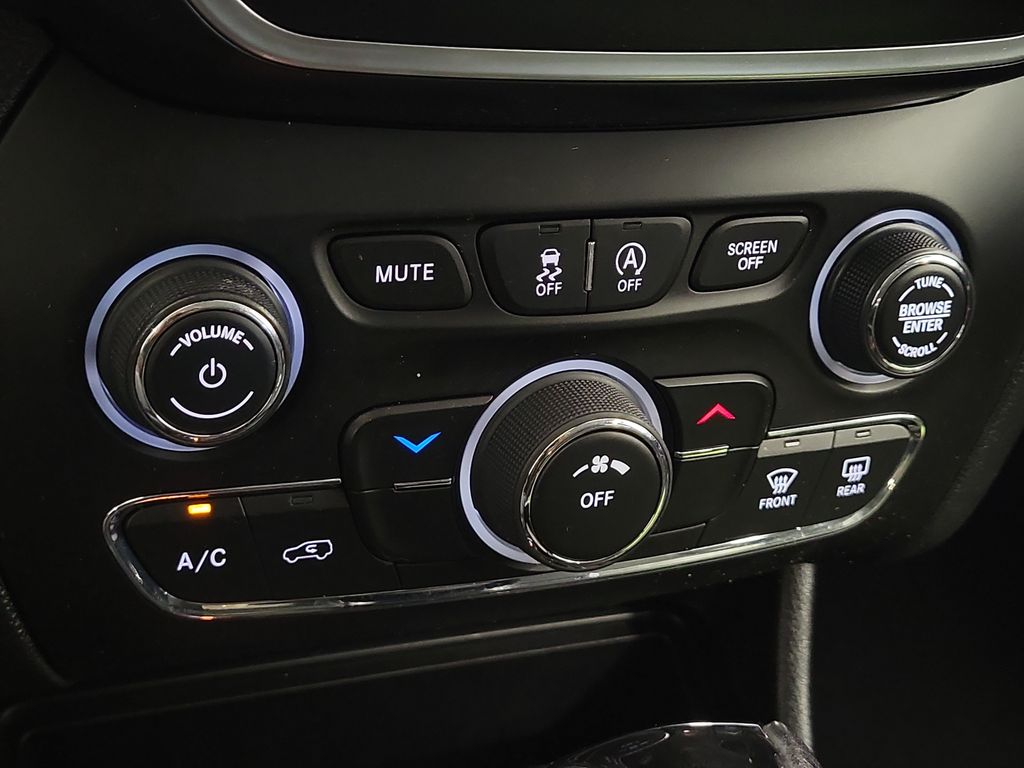 2021 Jeep Cherokee Altitude - Photo 21