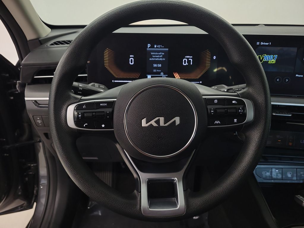 2025 Kia K5 LXS - Photo 14