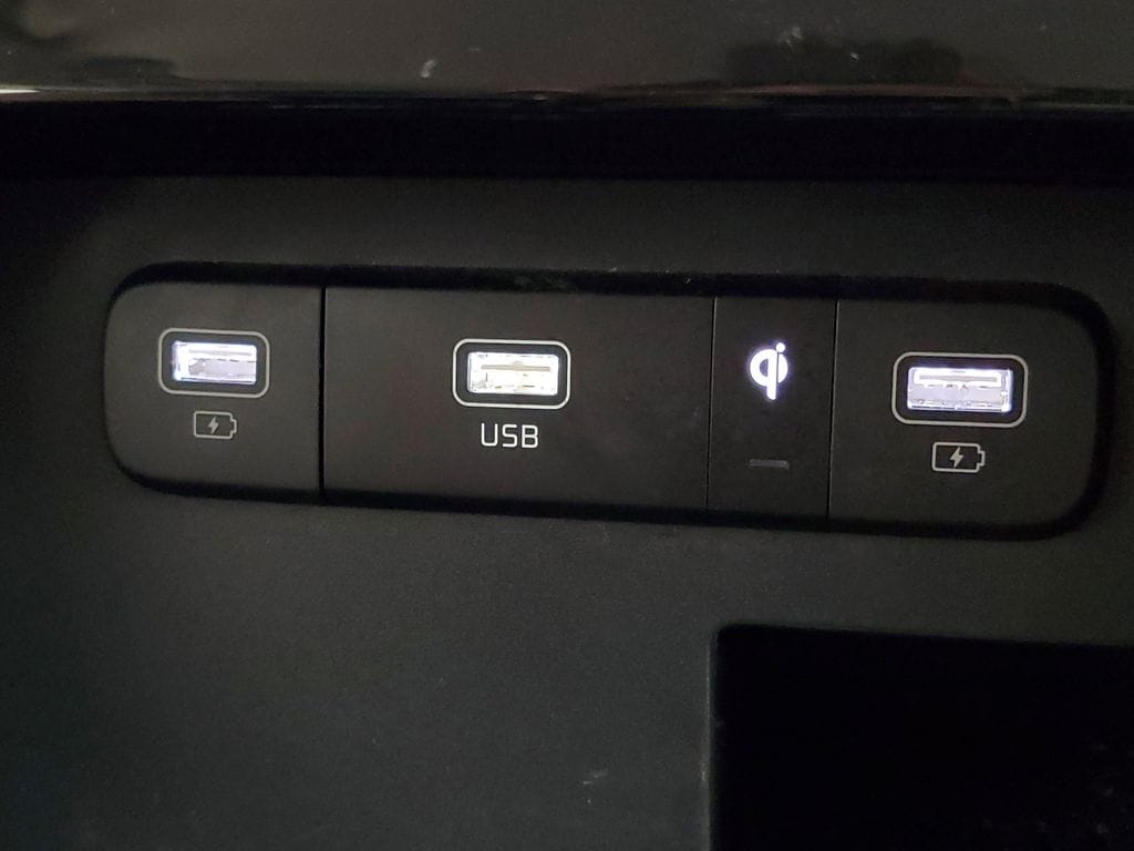 2024 Kia Carnival EX - Photo 24