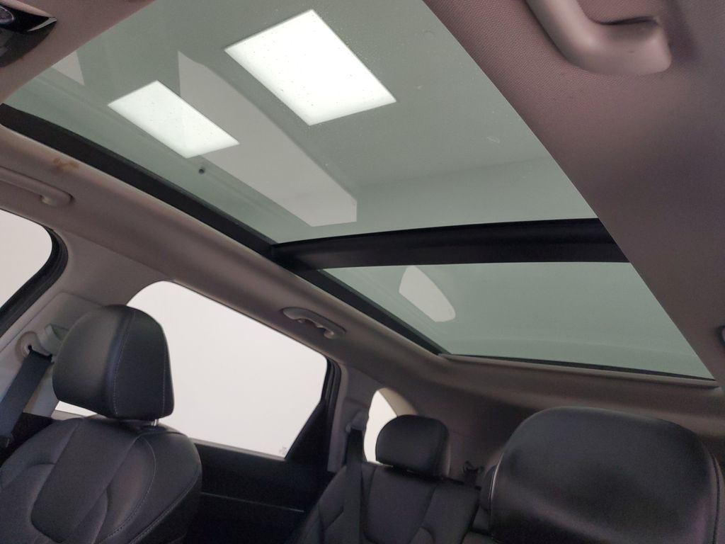2022 Kia Sorento X-Line S - Photo 22