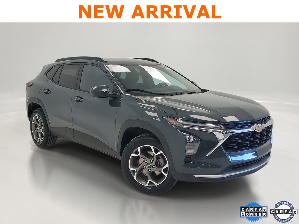 Used 2025 Chevrolet Trax LT SUV