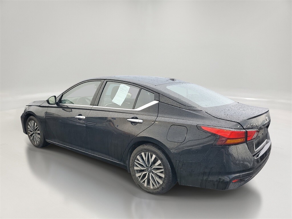 Used 2024 Nissan Altima 2.5 SV Sedan
