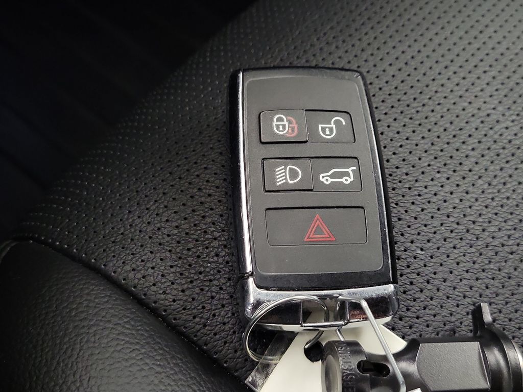 2023 Land Rover Discovery Sport SE - Photo 28