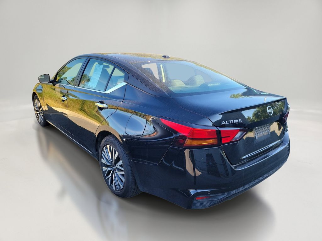 Used 2024 Nissan Altima 2.5 SV Sedan