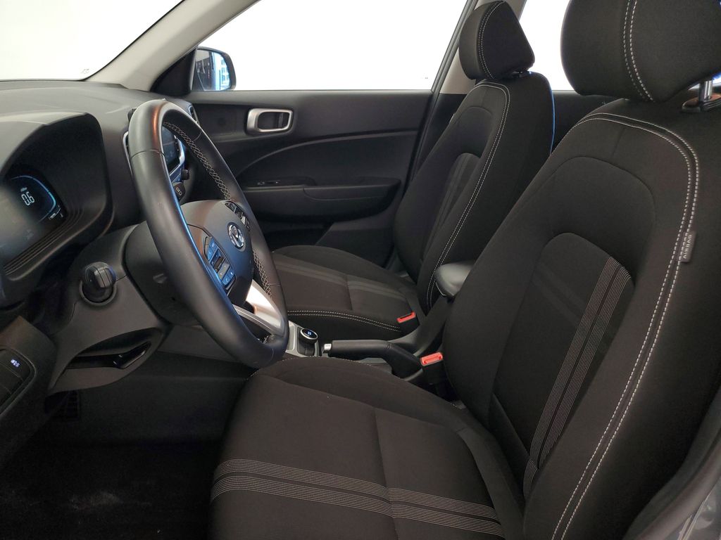 2025 Hyundai Venue SEL - Photo 12
