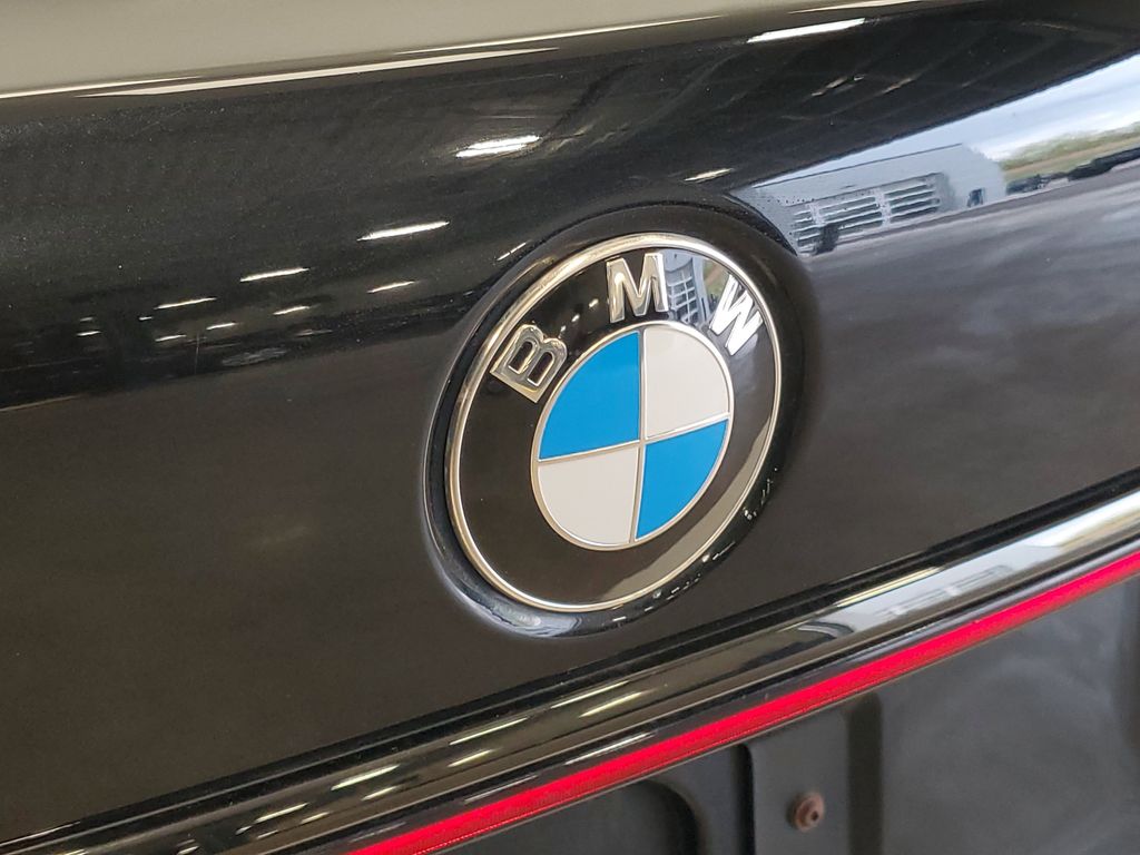 2021 BMW 7 Series 750i - Photo 8