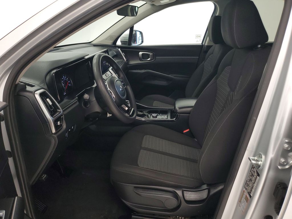 2021 Kia Sorento LX - Photo 8