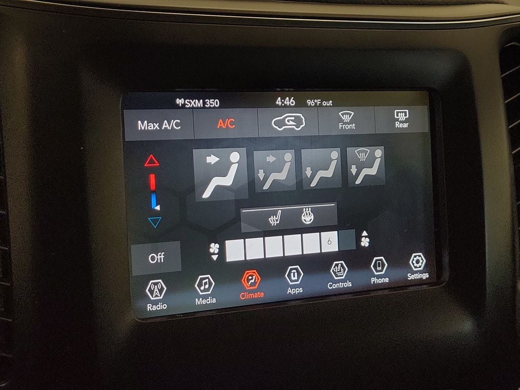 2021 Jeep Cherokee Altitude - Photo 18
